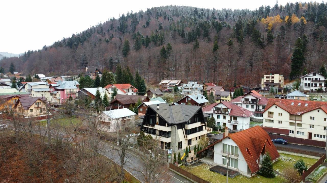 Pensiunea Public House Buşteni Екстериор снимка