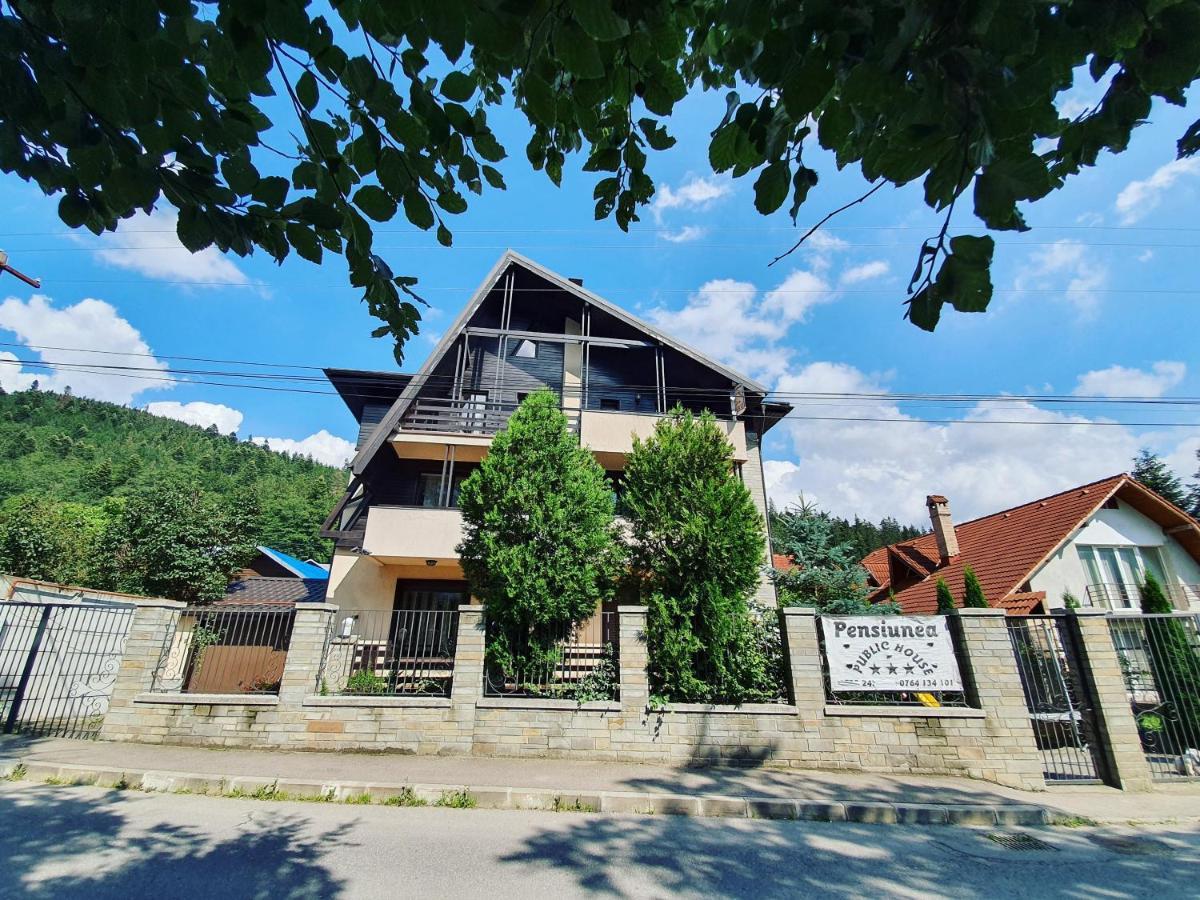 Pensiunea Public House Buşteni Екстериор снимка