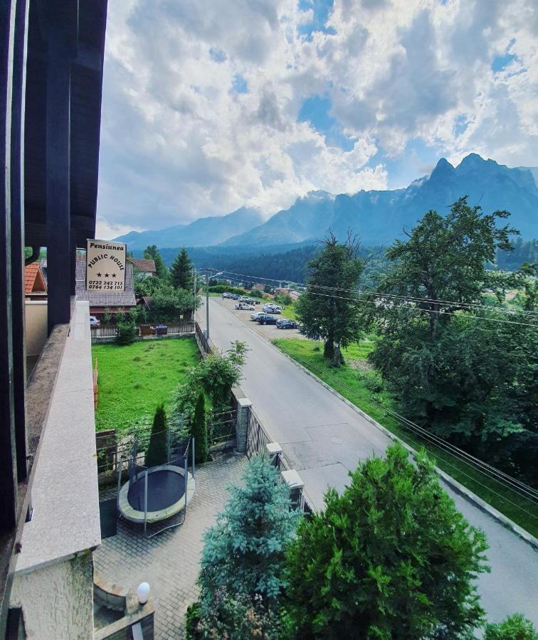 Pensiunea Public House Buşteni Екстериор снимка