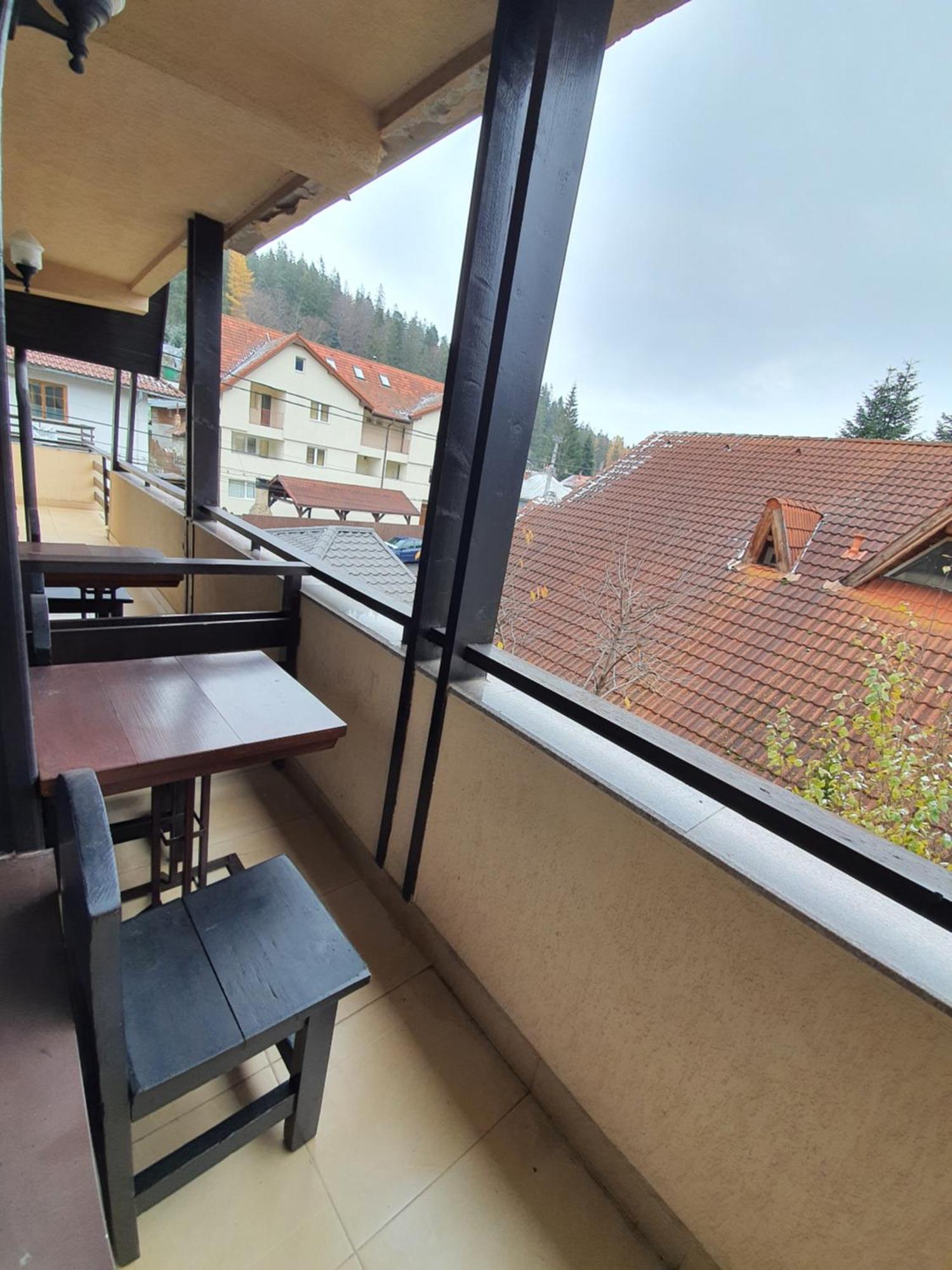 Pensiunea Public House Buşteni Стая снимка